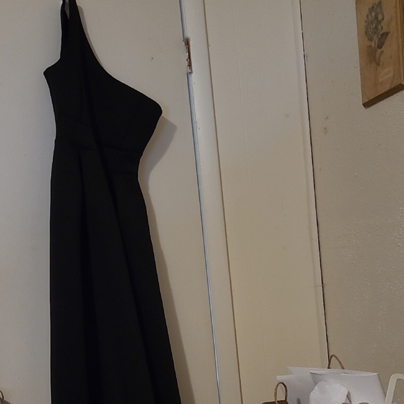 Perfect Wedding Guest Dress -lil Black Dress, One-Shoulder  Both Comfy & Pretty - Picture 2 of 4